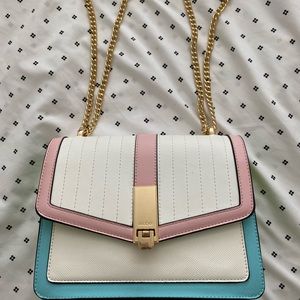 Also multi color purse